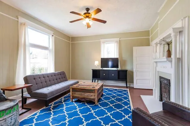 Holiday home 12 South-Walk To Bars+Coffee+Food+Shops+Belmont Villa Nashville