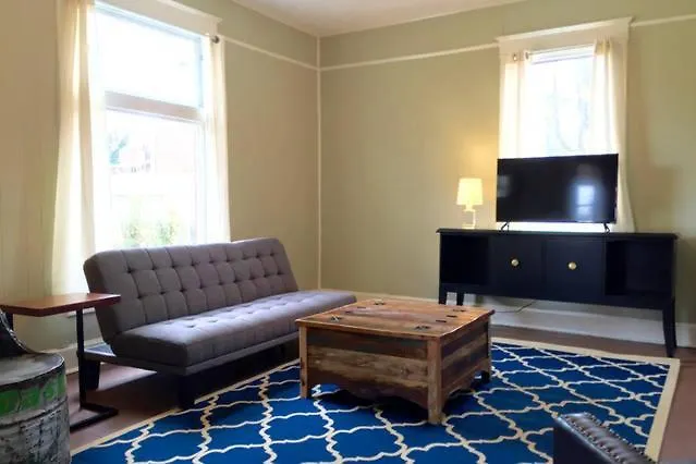 Holiday home 12 South-Walk To Bars+Coffee+Food+Shops+Belmont Villa Nashville