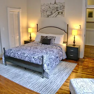 beautiful-updated-2-bedroom-savannah-home.top-hotels-in-savannah.com/
